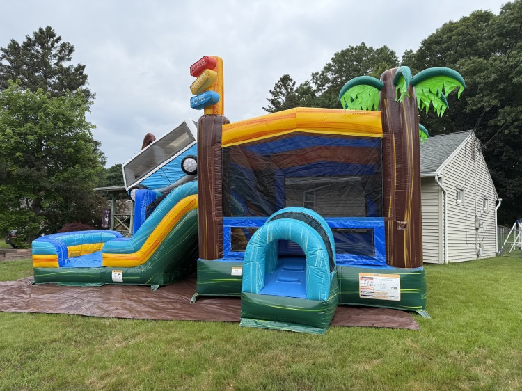 BOUNCE HOUSE WITH SLIDE DRY