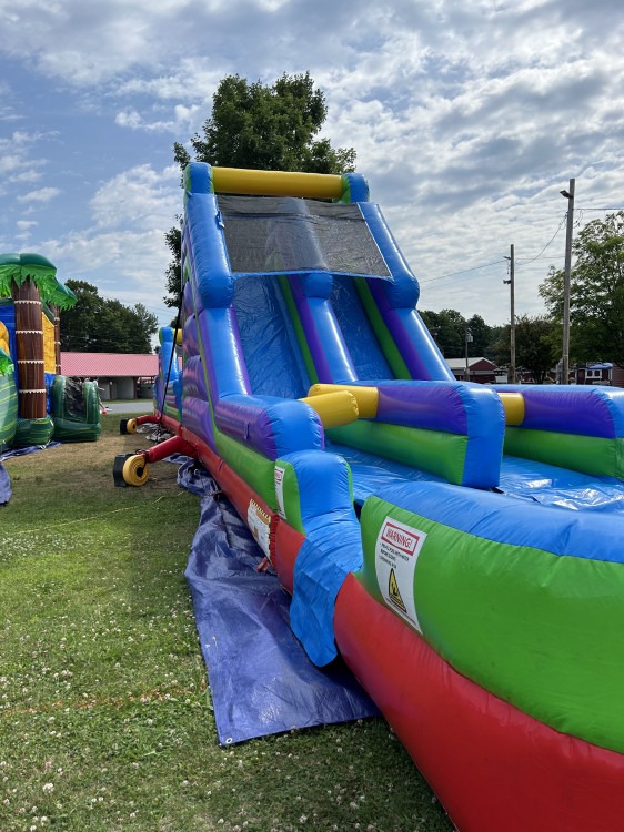 17' DUAL LANE OBSTACLE SLIDE. WET OR DRY