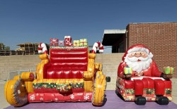 att.XtzcfvhJ V4PvPHa8RdA4scWod 2J 1AG4A8dDbd9IQ 1759778416 SANTA CHAIR